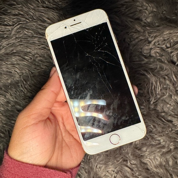 Apple iPhone 8 damaged Screen and cameras (unlocked, still works) - Picture 3 of 5